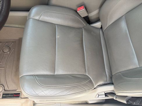 Used 2017 Chevrolet Suburban Premier RWD image 22