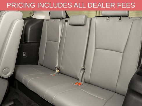 Certified 2024 Toyota Highlander Limited AWD/4WD image 11