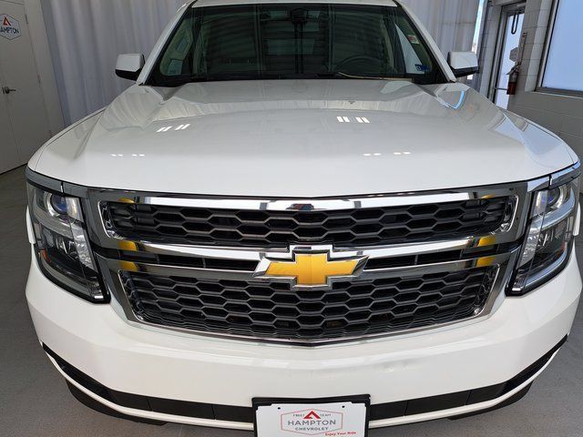 Used 2015 Chevrolet Suburban LS RWD image 3