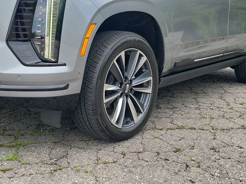 Used 2026 Cadillac Escalade Sport w/ Touring Package AWD/4WD image 12