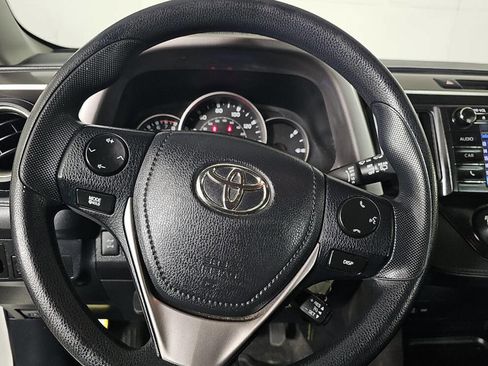 Used 2016 Toyota RAV4 LE image 18