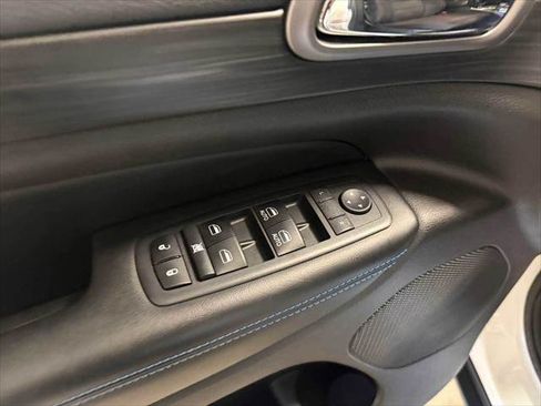 Certified 2019 Jeep Grand Cherokee Laredo AWD/4WD image 21