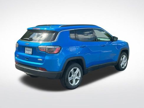 Used 2024 Jeep Compass Latitude AWD/4WD image 6