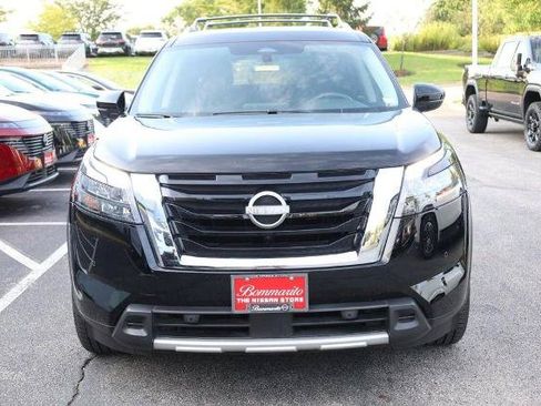 Certified 2025 Nissan Pathfinder SL w/ SL Premium Package FWD image 4