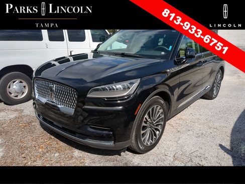 Used 2023 Lincoln Aviator Standard w/ Premium Package image 4