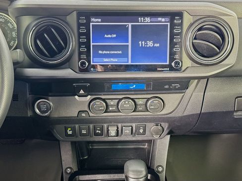 Used 2022 Toyota Tacoma TRD Sport w/ Technology Package image 39