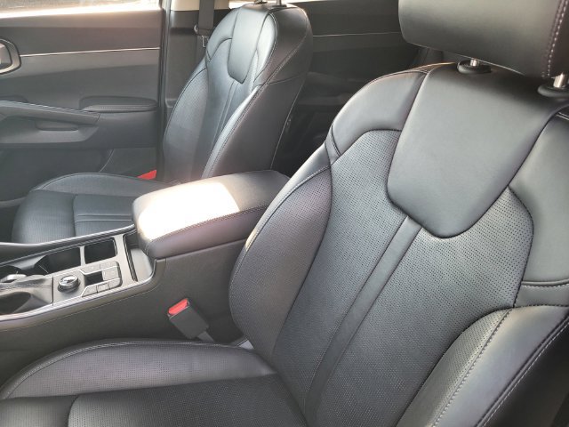 Used 2024 Kia Sorento S w/ Panoramic Sunroof Package FWD image 11