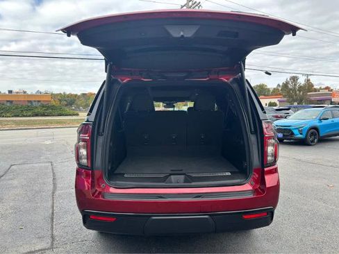 Used 2023 Chevrolet Suburban RST w/ Luxury Package image 8