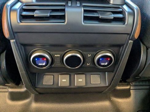 Used 2024 Land Rover Defender 110 X image 19