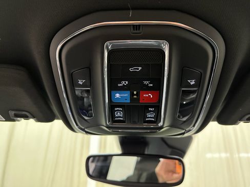 Used 2023 Jeep Grand Cherokee Altitude image 27