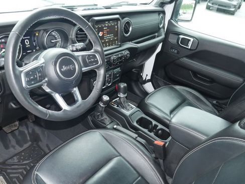 Used 2023 Jeep Wrangler Unlimited Sahara w/ Cold Weather Group AWD/4WD image 16