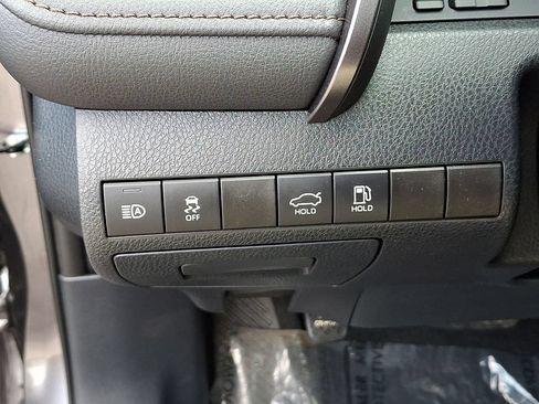 Used 2019 Toyota Camry LE w/ Convenience Package FWD image 26