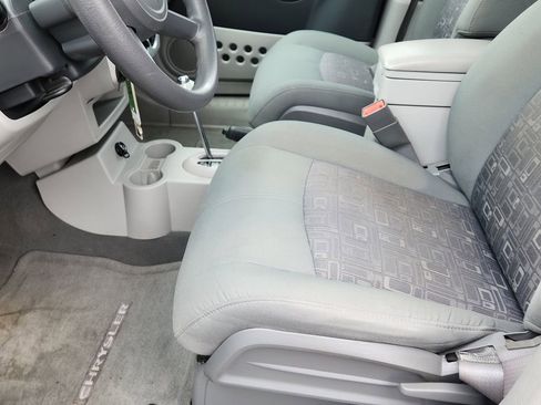 Used 2007 Chrysler PT Cruiser Touring w/ Fleet Value Group I FWD image 9
