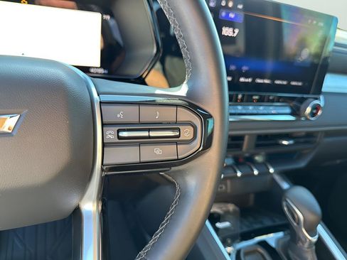 Used 2024 Chevrolet Colorado LT image 30