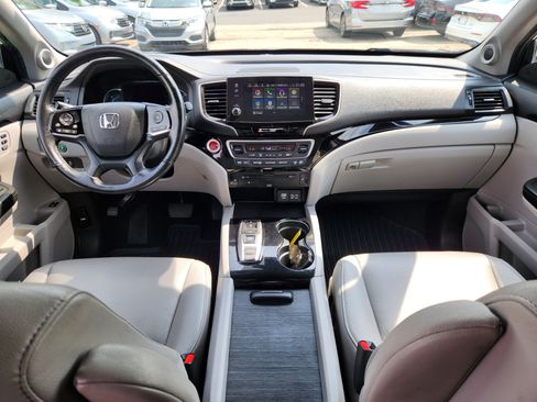Used 2020 Honda Pilot Touring image 8
