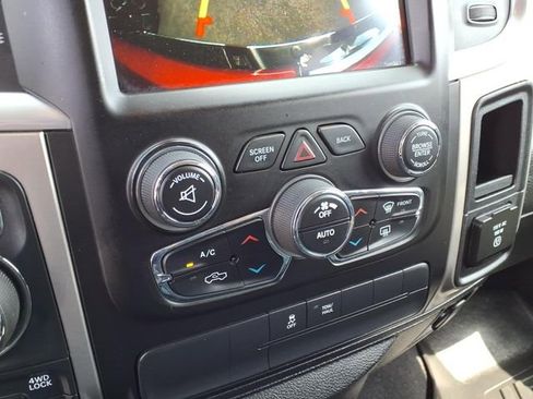 Used 2019 RAM 1500 Classic SLT w/ Luxury Group AWD/4WD image 17