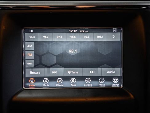 Used 2019 Jeep Grand Cherokee Laredo w/ Security & Convenience Group image 28