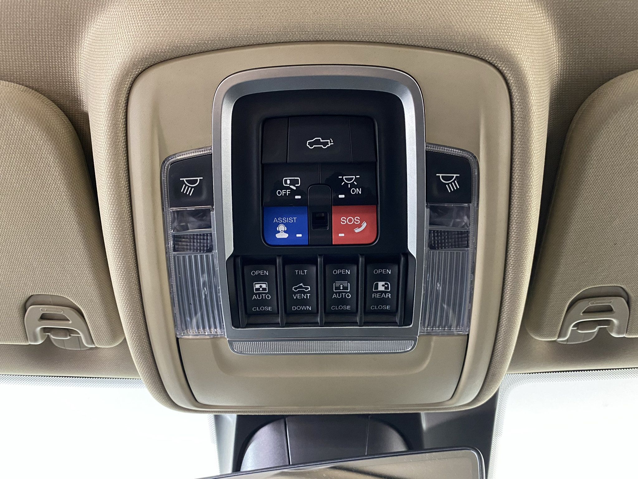 Used 2019 RAM 1500 Laramie AWD/4WD image 30