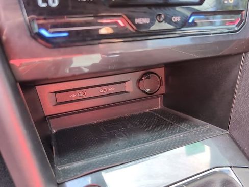 Used 2023 Volkswagen Tiguan SE R-Line image 20