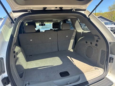 Used 2011 Jeep Grand Cherokee Laredo AWD/4WD image 43