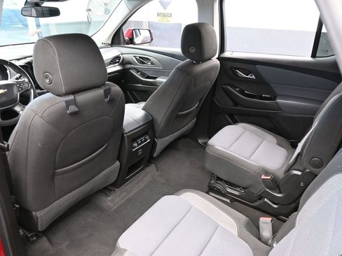 Used 2018 Chevrolet Traverse LT image 32