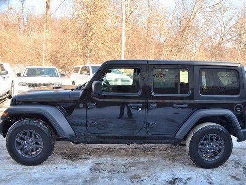 Used 2024 Jeep Wrangler Sport S image 5