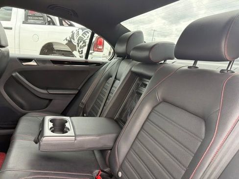Used 2017 Volkswagen Jetta GLI FWD image 10