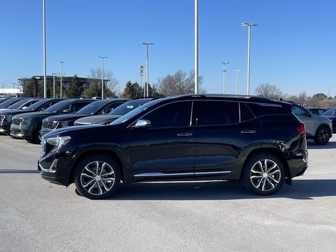 Used 2020 GMC Terrain Denali w/ Denali Premium Package image 4