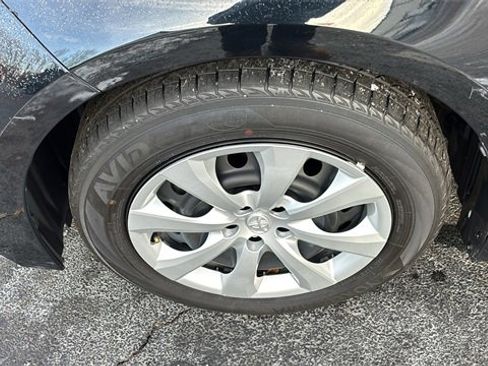 Used 2024 Toyota Corolla LE image 31