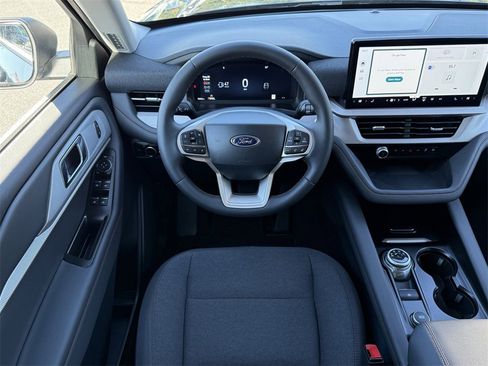 Certified 2025 Ford Explorer Active image 15