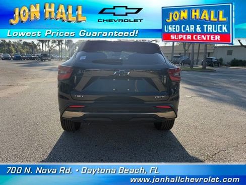Used 2024 Chevrolet Trax ACTIV w/ Driver Confidence Package image 9