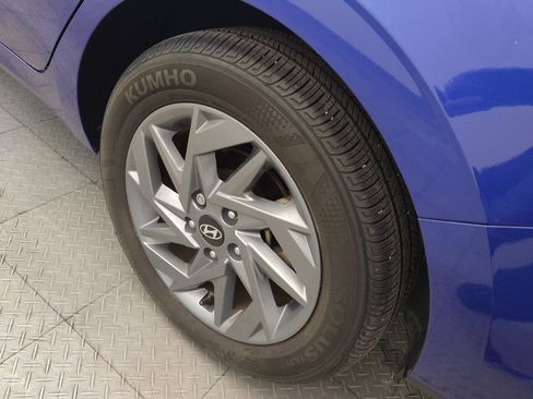 Used 2024 Hyundai Elantra SEL FWD image 31