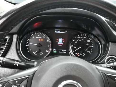 Used 2017 Nissan Rogue SV w/ SV Premium Package AWD/4WD image 18