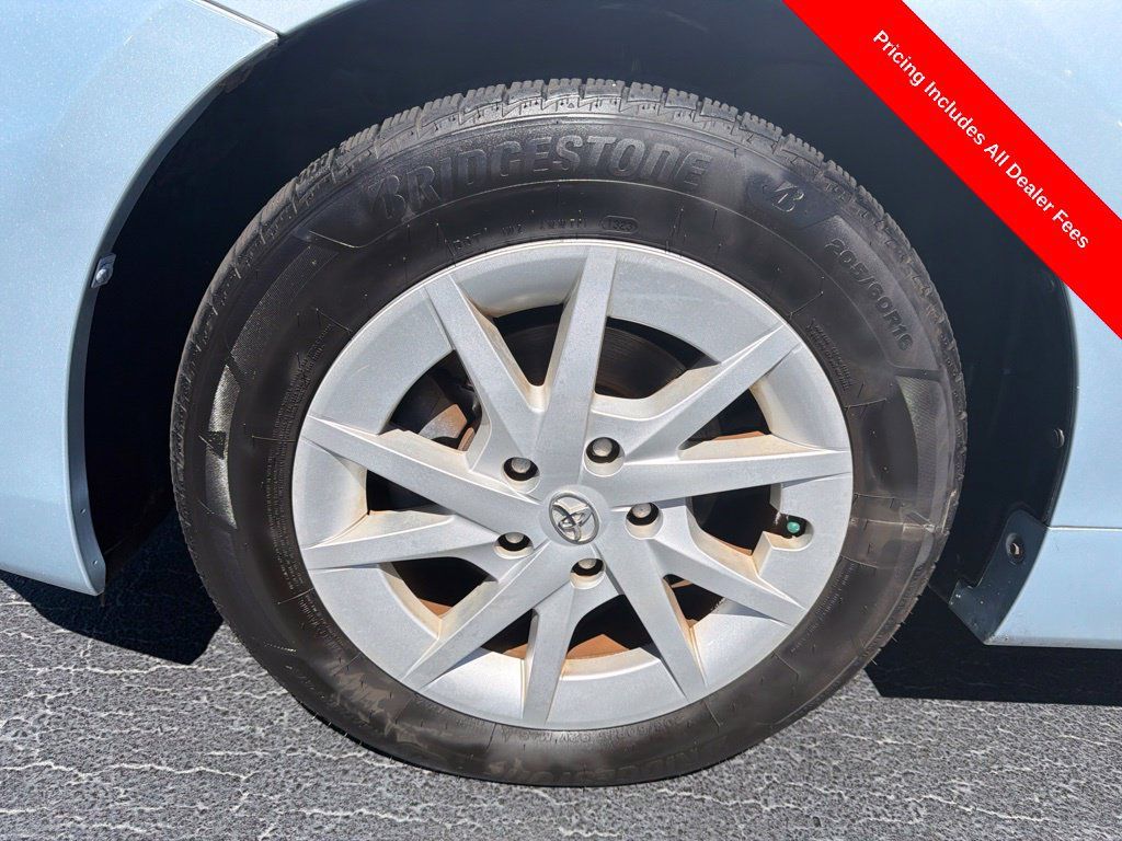 Used 2013 Toyota Prius V Two FWD image 14