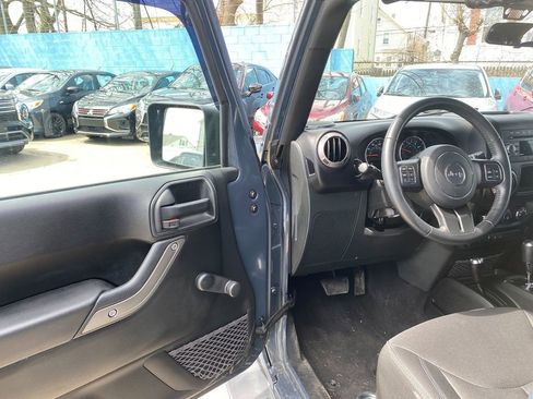 Used 2017 Jeep Wrangler Unlimited Sport w/ Connectivity Group image 10