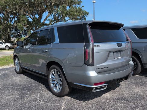 Used 2023 Cadillac Escalade Premium Luxury w/ LPO, Radiant Package RWD image 5