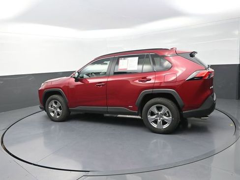 Used 2025 Toyota RAV4 XLE AWD/4WD image 46