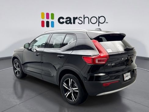 Used 2025 Volvo XC40 B5 Core image 3