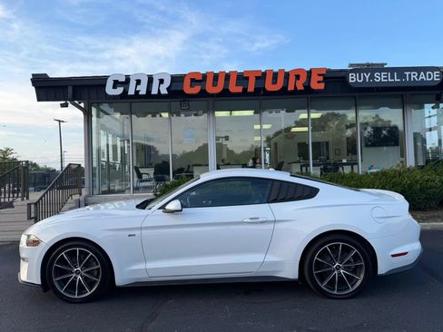 Used 2018 Ford Mustang Coupe w/ Equipment Group 101A RWD image 8