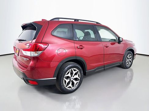 Used 2020 Subaru Forester Premium image 7