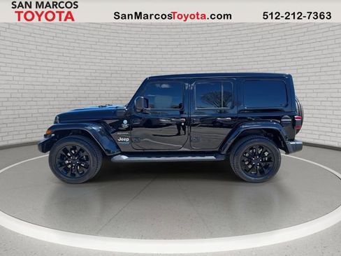 Used 2022 Jeep Wrangler Unlimited Sahara w/ Cold Weather Group image 8