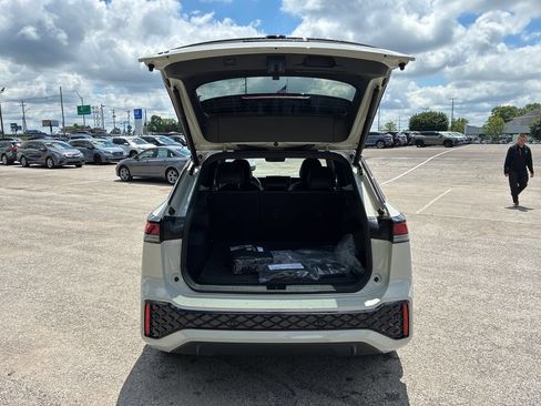 New 2026 Volkswagen Tiguan SE R-Line FWD image 20