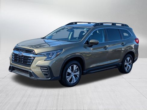 Used 2025 Subaru Ascent Premium image 3