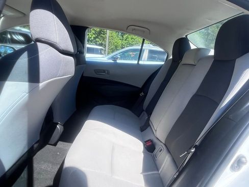 Used 2022 Toyota Corolla LE image 5