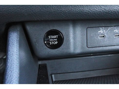 Certified 2025 Nissan Rogue SV image 28