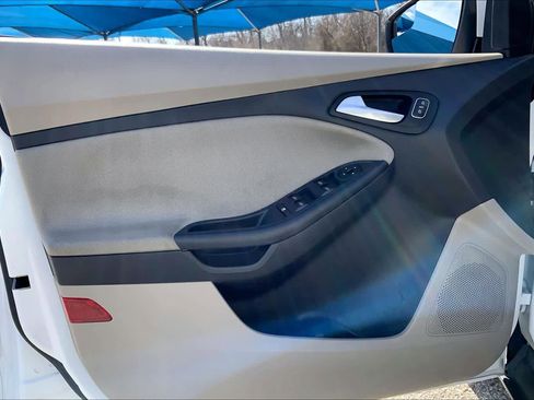 Used 2016 Ford Focus SE image 22