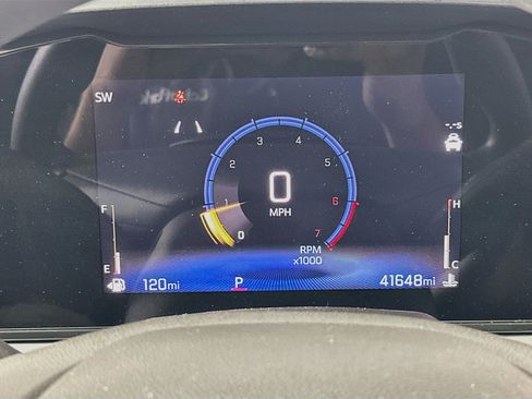Used 2025 Chevrolet Trax LT FWD image 18