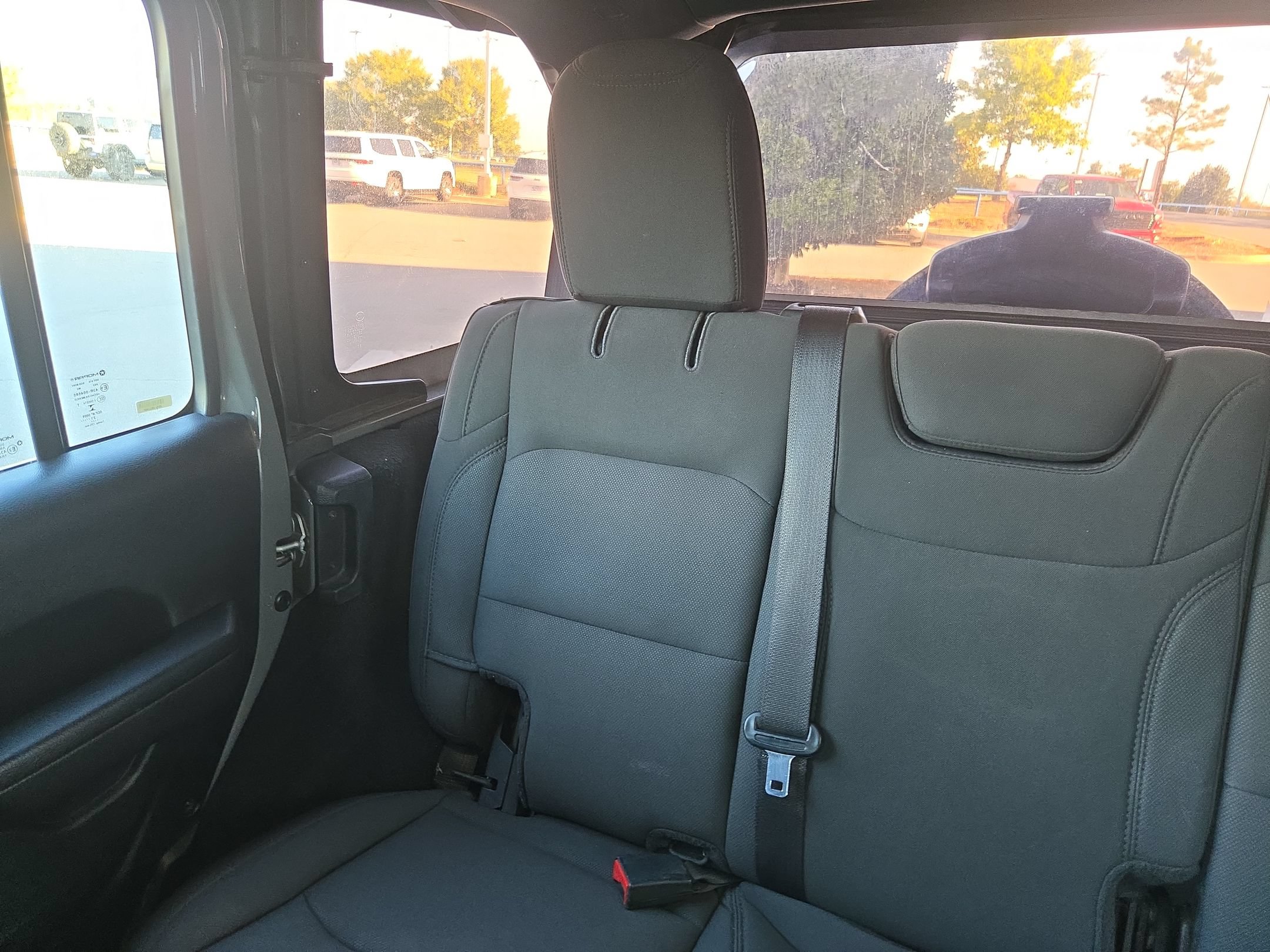 Used 2023 Jeep Wrangler Unlimited Sport AWD/4WD image 12