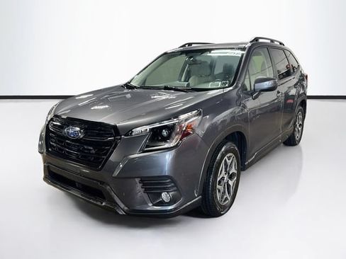 Used 2023 Subaru Forester Premium AWD/4WD image 3