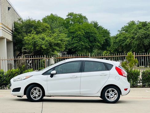 Used 2019 Ford Fiesta SE FWD image 4